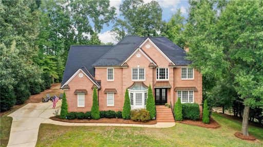 21615 Scottcrest Circle