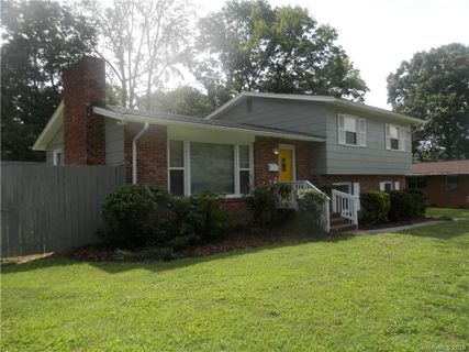 920 Squirrel Hill Road sold home in Hidden Valley Estates, Charlotte, NC