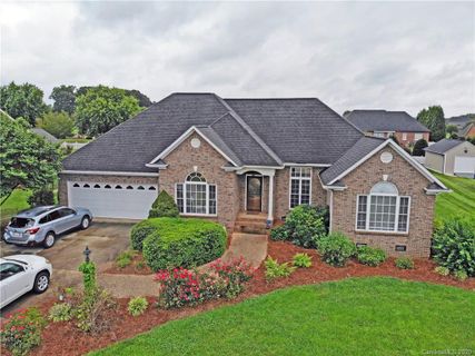 2932 Woodfield Lane sold home in The Fields at Weatherwood, Lincolnton, NC