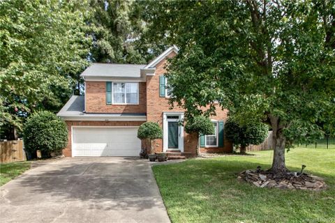16106 Harvest Moon Court sold home in Harvest Point, Huntersville, NC