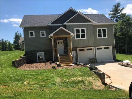 1735 Plantation Loop