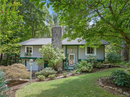 5 Mayfair Place sold home in Brookwood, Arden, NC