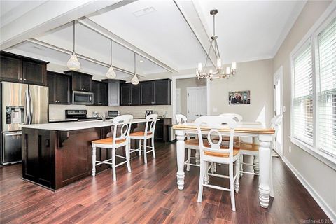 5018 Stonehill Lane