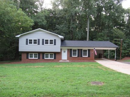 1003 Lithia Inn Road sold home in General Hoke Drive, Lincolnton, NC
