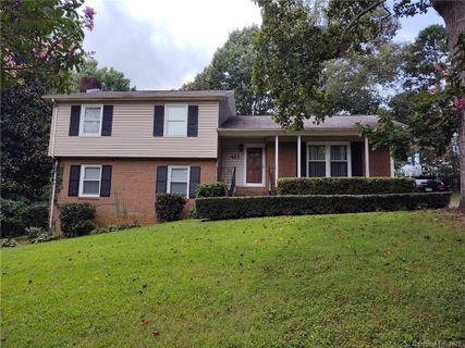 423 Willow Road sold home in Rolling Hills, Salisbury, NC