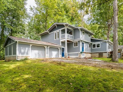 10 S Garden Drive sold home in Country Gardens, Fletcher, NC