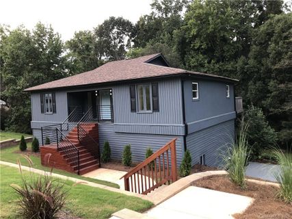 2416 Essen Lane