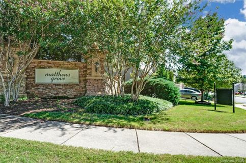 7343 Lamplighter Close Drive