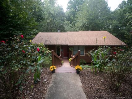 28 Cedar Trail sold home in The Woods, Asheville, NC
