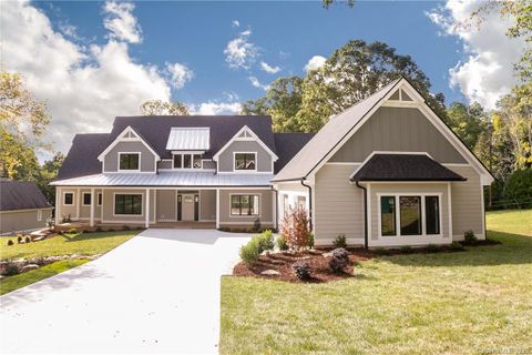 26 Duncan Estate Drive sold home in Duncan Creek Estates, Fletcher, NC