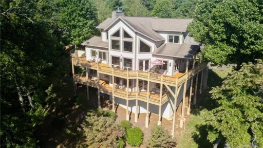 520 Summit Drive