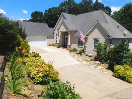126 Clear Vista Lane sold home in Clear Vista, Asheville, NC