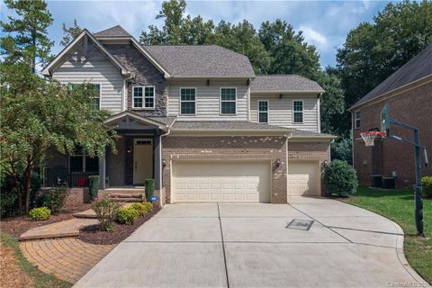 659 Wisteria Walk Way