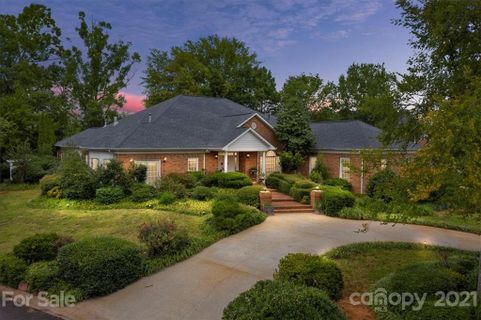 5400 Tanglewood Drive