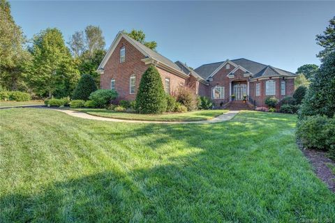 2810 Foxfield Court
