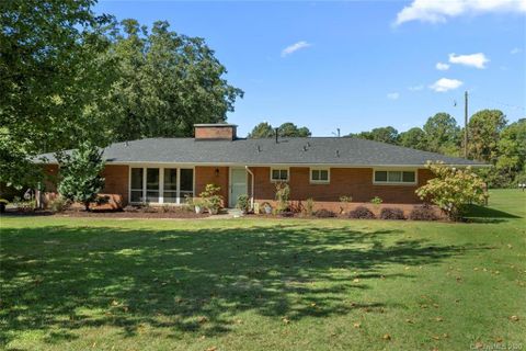 2308 Mary Ann Drive sold home in Woodsdale Acres, Charlotte, NC