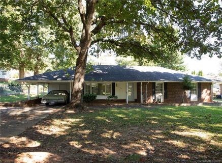 2158 Ridgewood Drive