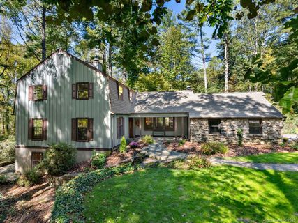 131 Estate Drive sold home in Chanteloupe Ctry Est, Hendersonville, NC