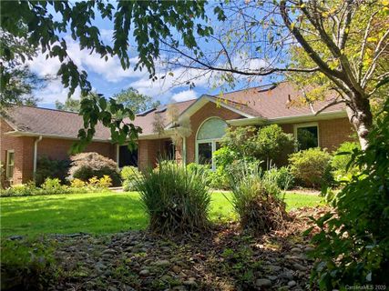 297 Circle Top Drive sold home in Mountain Valley, Hendersonville, NC