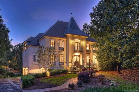 4420 Town And Country Drive