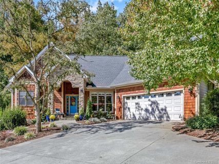 4 Fairway View Drive sold home in Fairway View Estates, Weaverville, NC