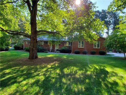 1408 Westbrook Circle