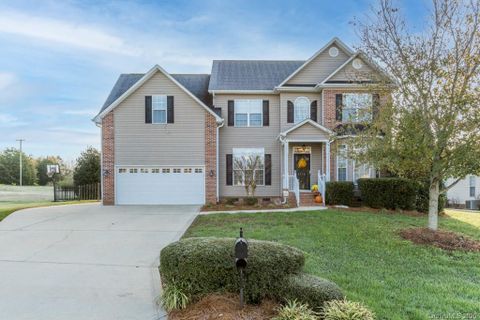 1505 Forest Pointe Lane sold home in Forest Pointe, Gastonia, NC