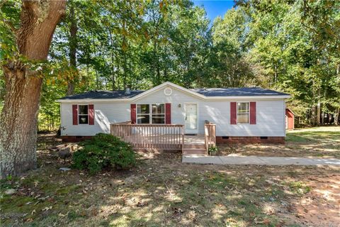 116 Fox Trail Drive sold home in Fox Trail, Mount Holly, NC
