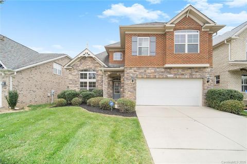 2212 Barrowcliffe Drive
