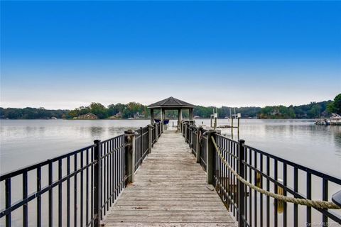 108 Emerald Point Lane
