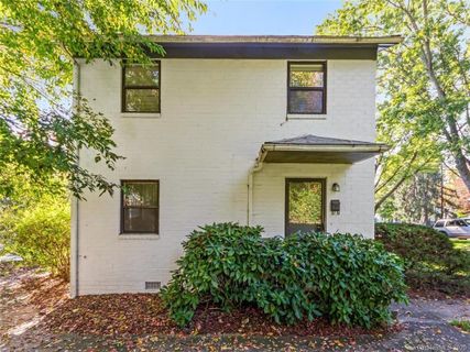 615 Biltmore Avenue Q1