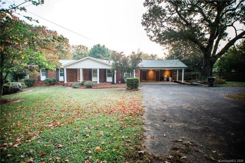 623 Greenway Drive