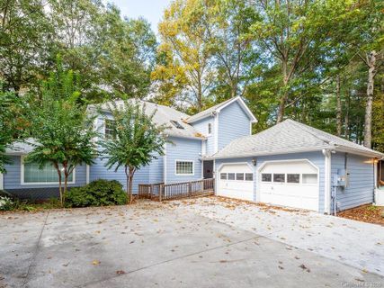 3 White Rock Court