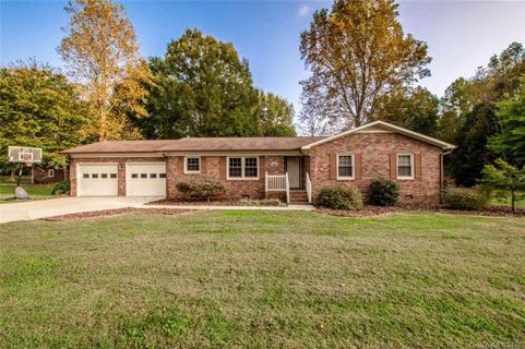 161 State Park Road sold home in Pinecroft, Troutman, NC