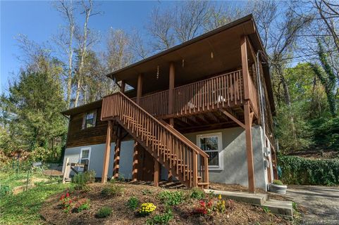 39 Lakeside Drive