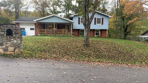 6 Woodland Court