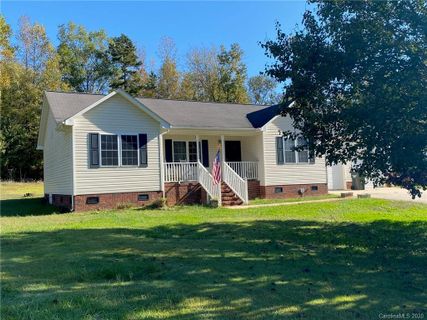 1524 Silver Court sold home in Silver Creek, Dallas, NC