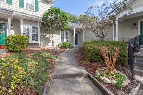 2727 New Hamlin Way