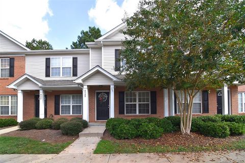 8029 Stoneham Court sold home in Summerfield Townhomes, Matthews, NC