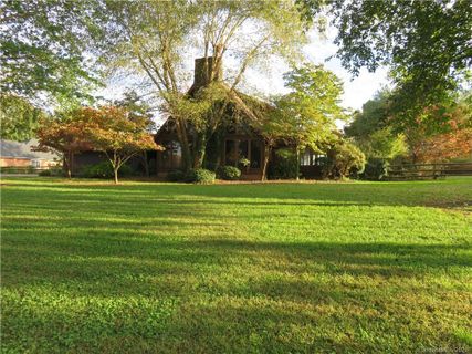 2912 Highland Circle