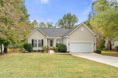 2917 Pinewood Hill Drive