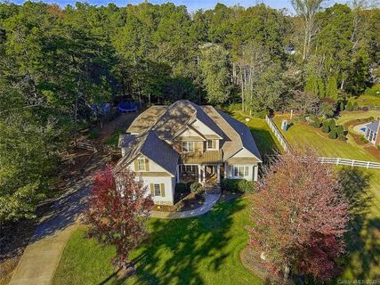 232 Woodstream Circle