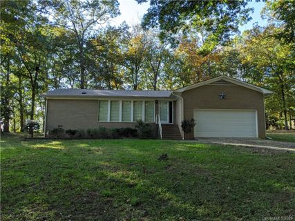 1216 White Oaks Circle