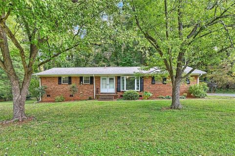 6636 Brushwood Drive sold home in Ridgeview, Charlotte, NC