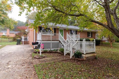 712 Meadowbrook Road