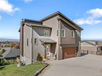 44 Climbing Aster Way