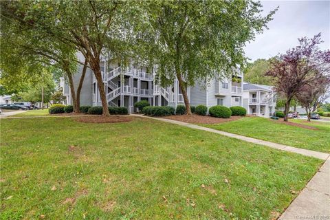 28 Hamiltons Harbor Drive 920