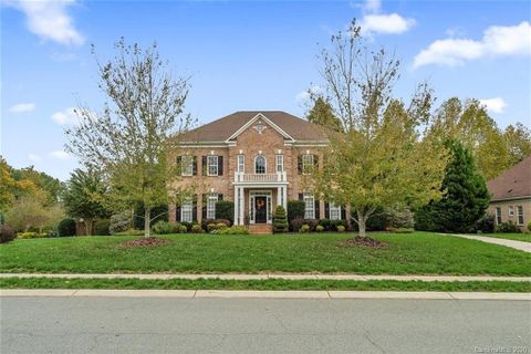 1201 Waynewood Drive