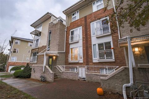 3627 Warp Street
