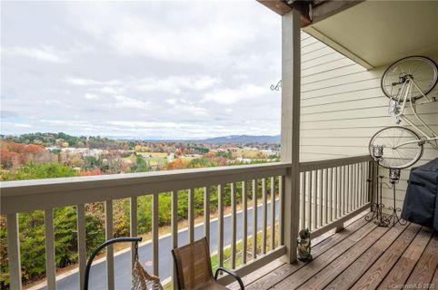 75 Rotunda Circle sold home in Mount Carmel Village, Asheville, NC